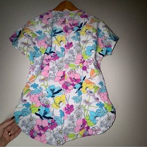 HeartSoul colorful floral scrub top. Size small very cute